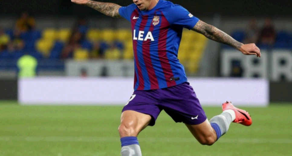 Huijsen's Return: One Seat in Spain's Central Defence, Three Unresolved Questions