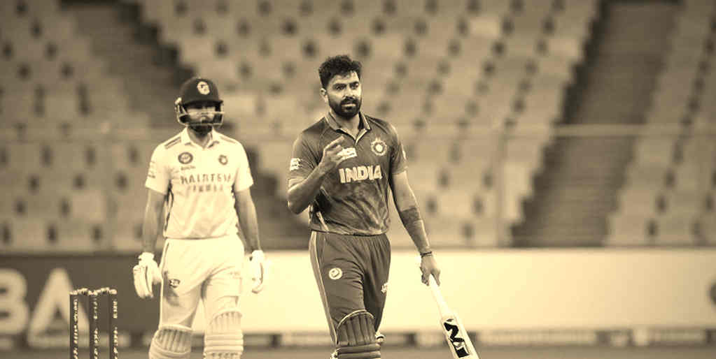পাঞ্জাব কিংস থেকে হোপস-হাডিনের বিদায়: কোচিং বাজারের উল্টো স্রোত, যেটা টেবিলের নিচে লুকিয়ে থাকে পাঞ্জাব কিংস থেকে হোপস-হাডিনের বিদায়: কোচিং বাজারের উল্টো স্রোত, যেটা টেবিলের নিচে লুকিয়ে থাকে