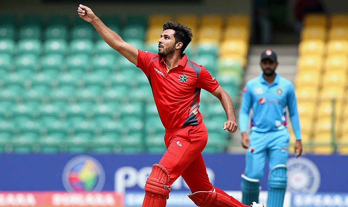 বল হাতে মুমিনুল: ব্যাটসম্যানের নতুন ময়দান আর বাংলাদেশের পঞ্চম বোলারের পুরনো খোঁজ