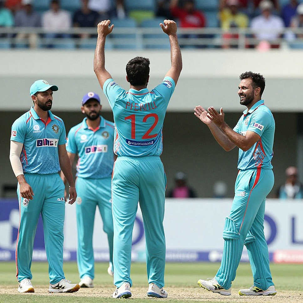 ভিরাট কোহলির লিংকডইন প্রবেশ: খেলোয়াড় থেকে উদ্যোক্তার রূপান্তর ভিরাট কোহলির লিংকডইন প্রবেশ: খেলোয়াড় থেকে উদ্যোক্তার রূপান্তর