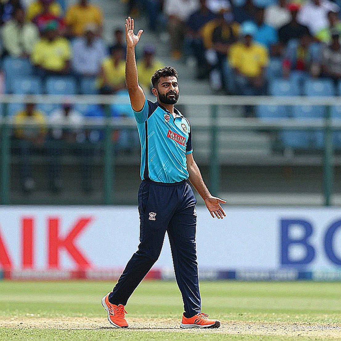 পান্ডিয়ার শূন্যস্থান ভরাটের পথ ব্যাটসম্যান নয়, দশ ওভারের বোলিং কোটা পান্ডিয়ার শূন্যস্থান ভরাটের পথ ব্যাটসম্যান নয়, দশ ওভারের বোলিং কোটা