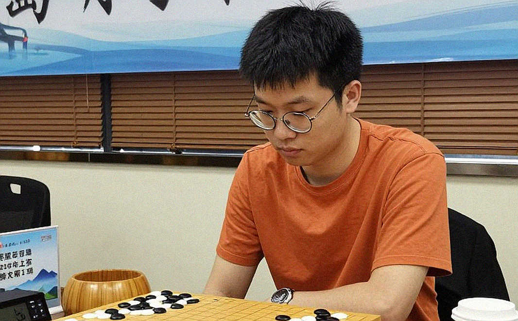 A King Walk With No Ledger: Sarana's Olympiad, Sveshnikov's 5.e5, and the Three Doors Open to a Club Player