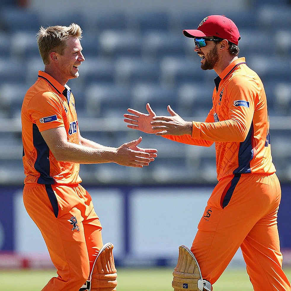 Litchfield Returns and Australia's New Batting Test: The Story of Losing the Toss at North Sydney Oval Litchfield Returns and Australia's New Batting Test: The Story of Losing the Toss at North Sydney Oval